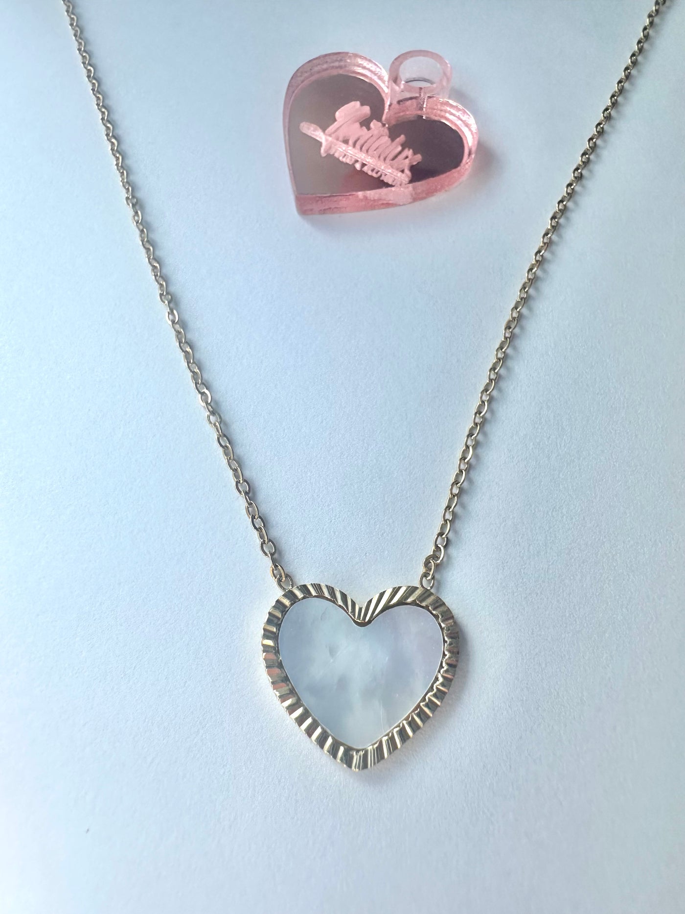 Mother pearl heart necklace