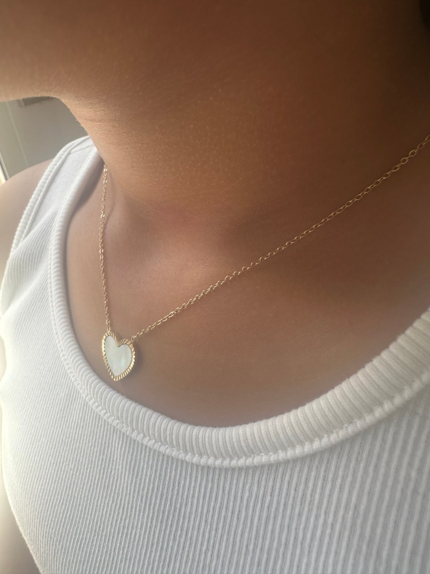 Mother pearl heart necklace