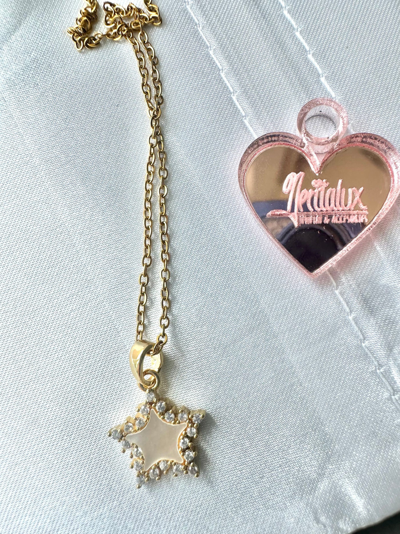 Mother pearl star necklace with Zirconia ⭐️