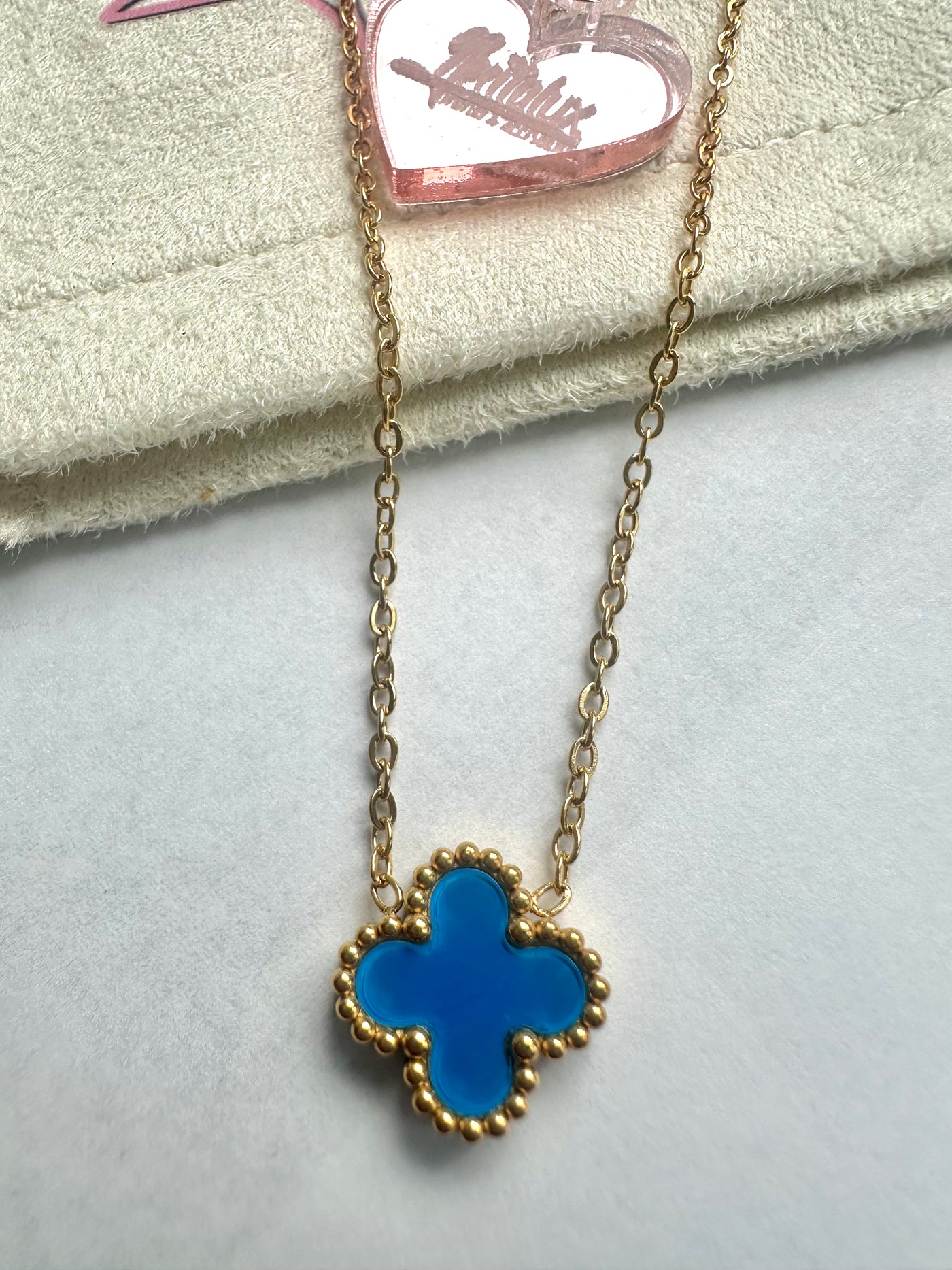 Single clover necklaces❤️💙💚🤍