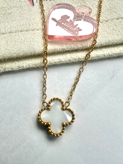 Single clover necklaces❤️💙💚🤍