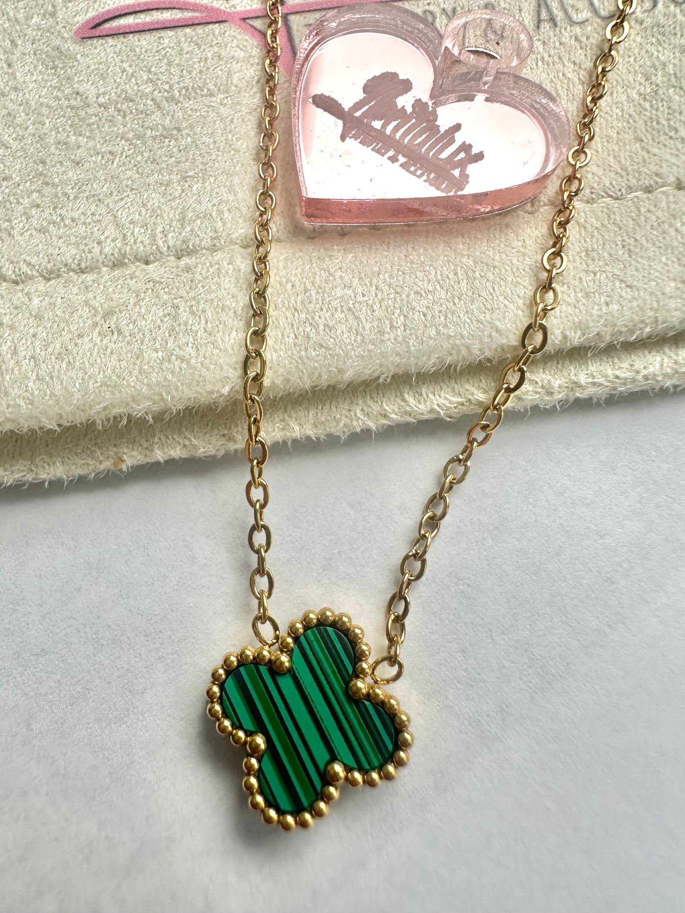 Single clover necklaces❤️💙💚🤍