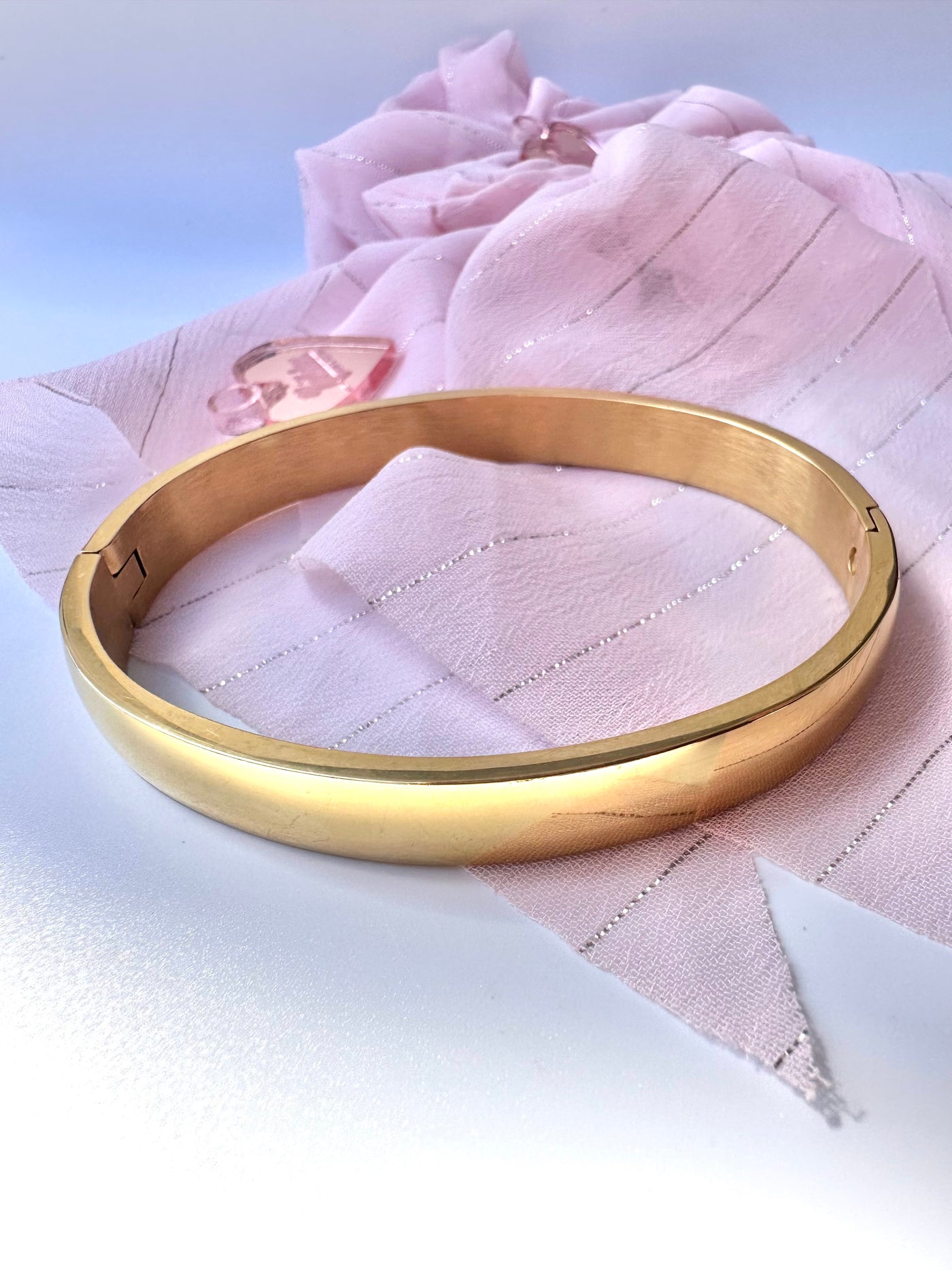 Plain Gold Bangle Bracelet