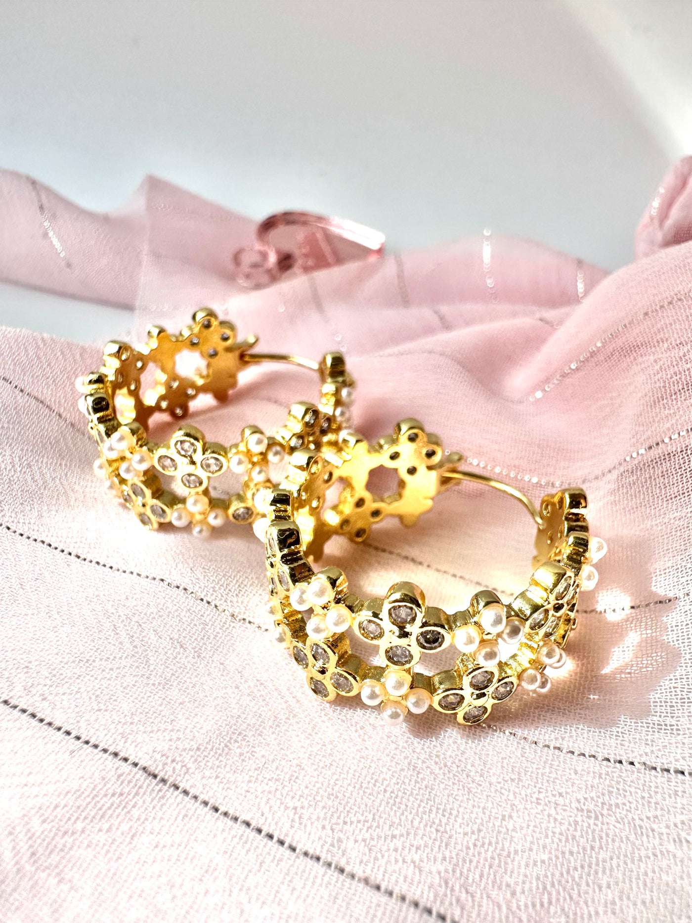 Flowers Zirconia and Pearls Hoops Earring