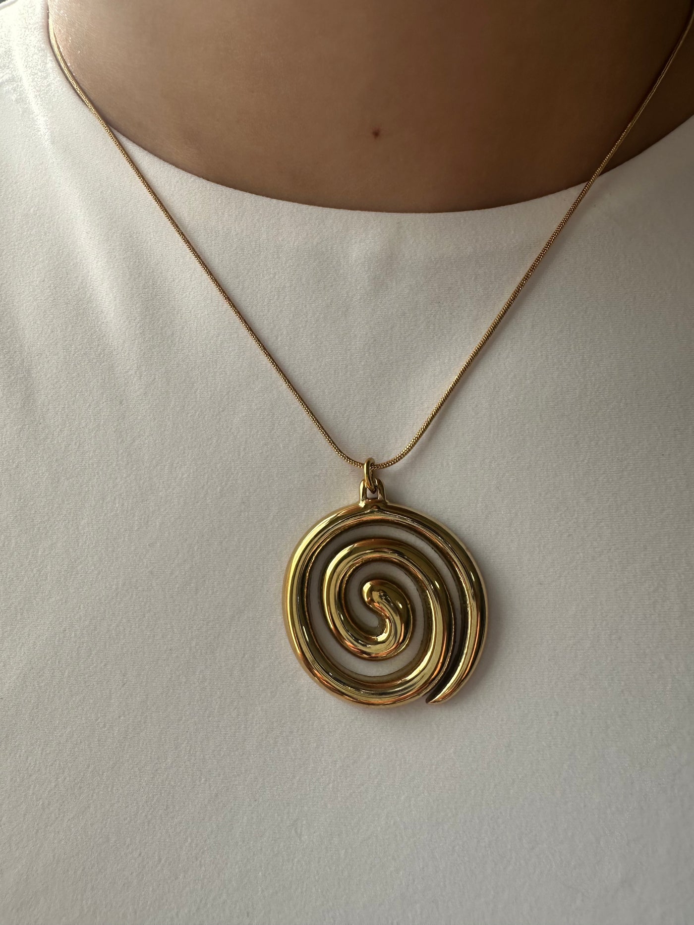 SNAIL NECKLACE