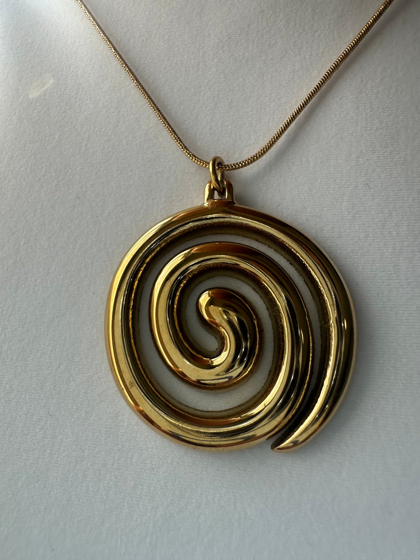 SNAIL NECKLACE