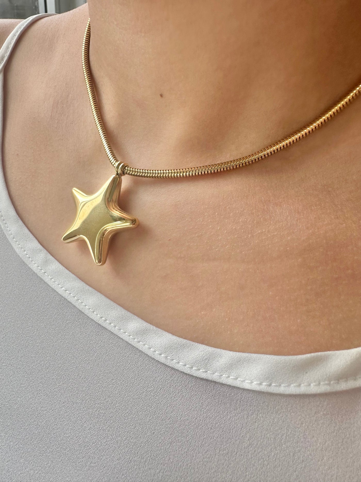 CHUNKY STAR NECKLACE