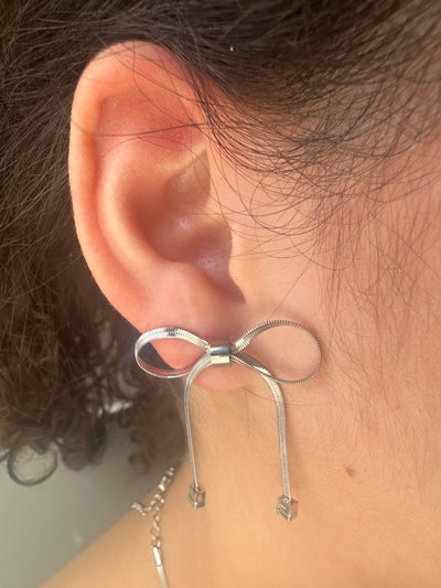 BOW SILVER EARRINGS