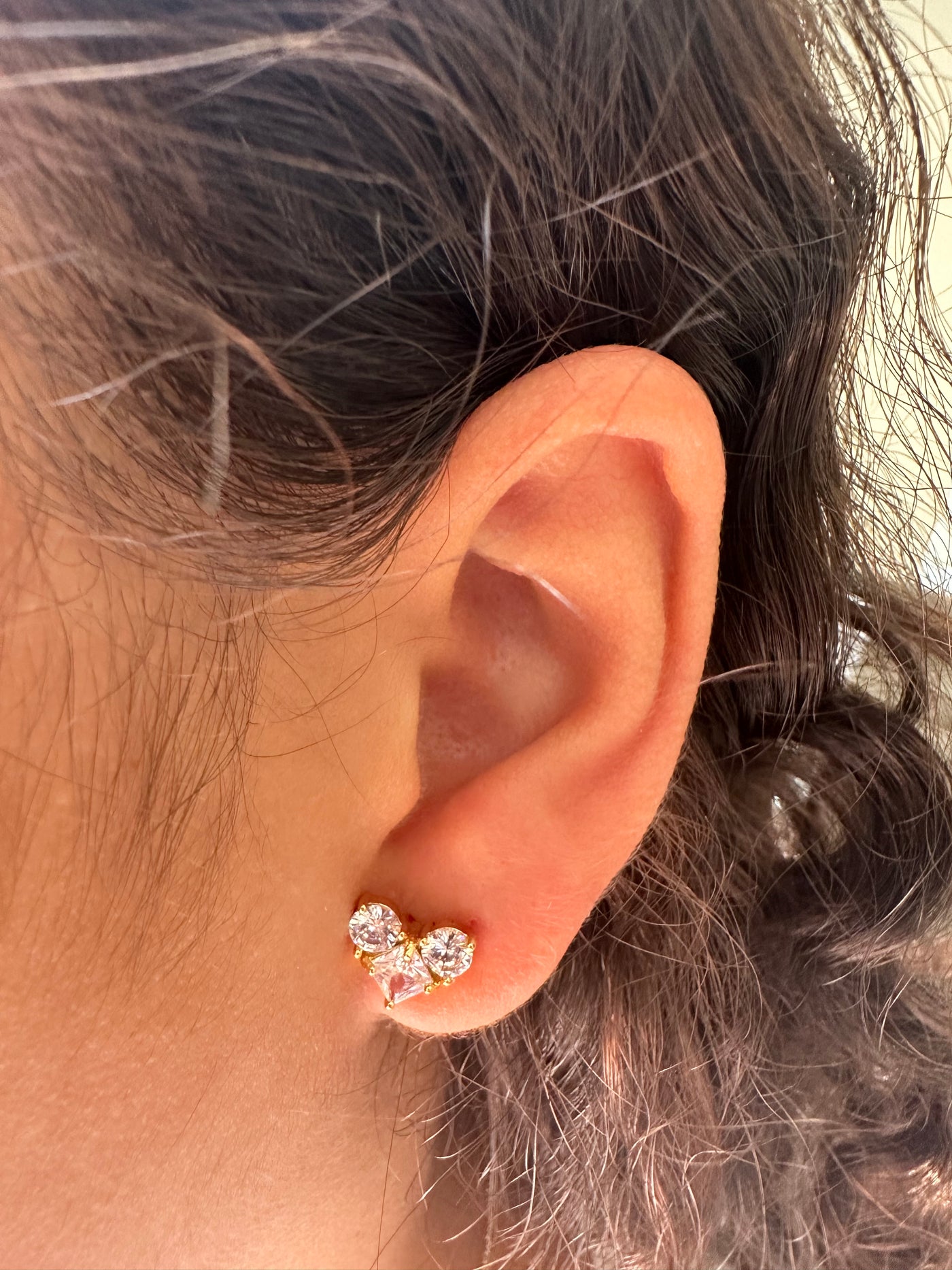 Zircon Heart Stud Earrings