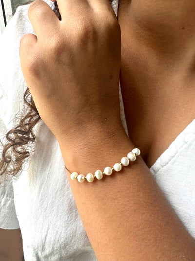 Simple Pearls Bracelets