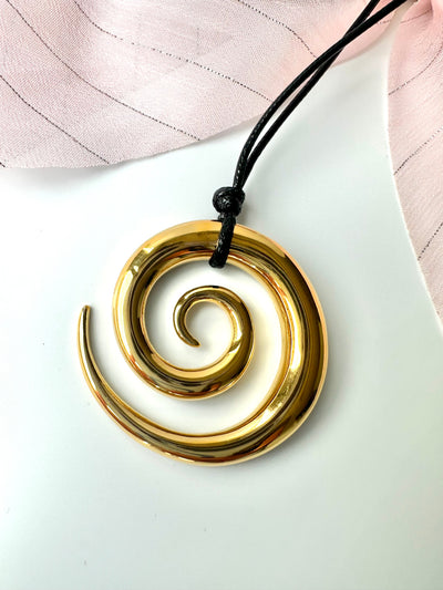 SPIRAL CIRCLE PENDANT NECKLACE