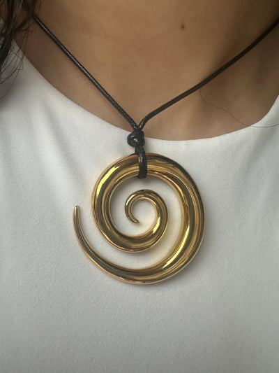 SPIRAL CIRCLE PENDANT NECKLACE