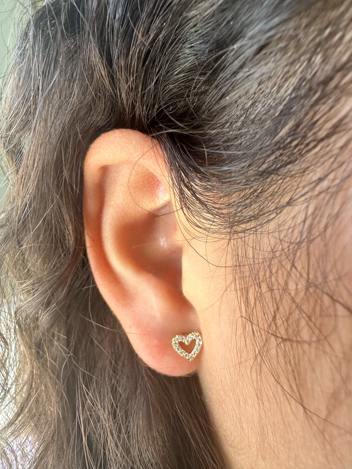 Zirconia Heart Stud Earrings