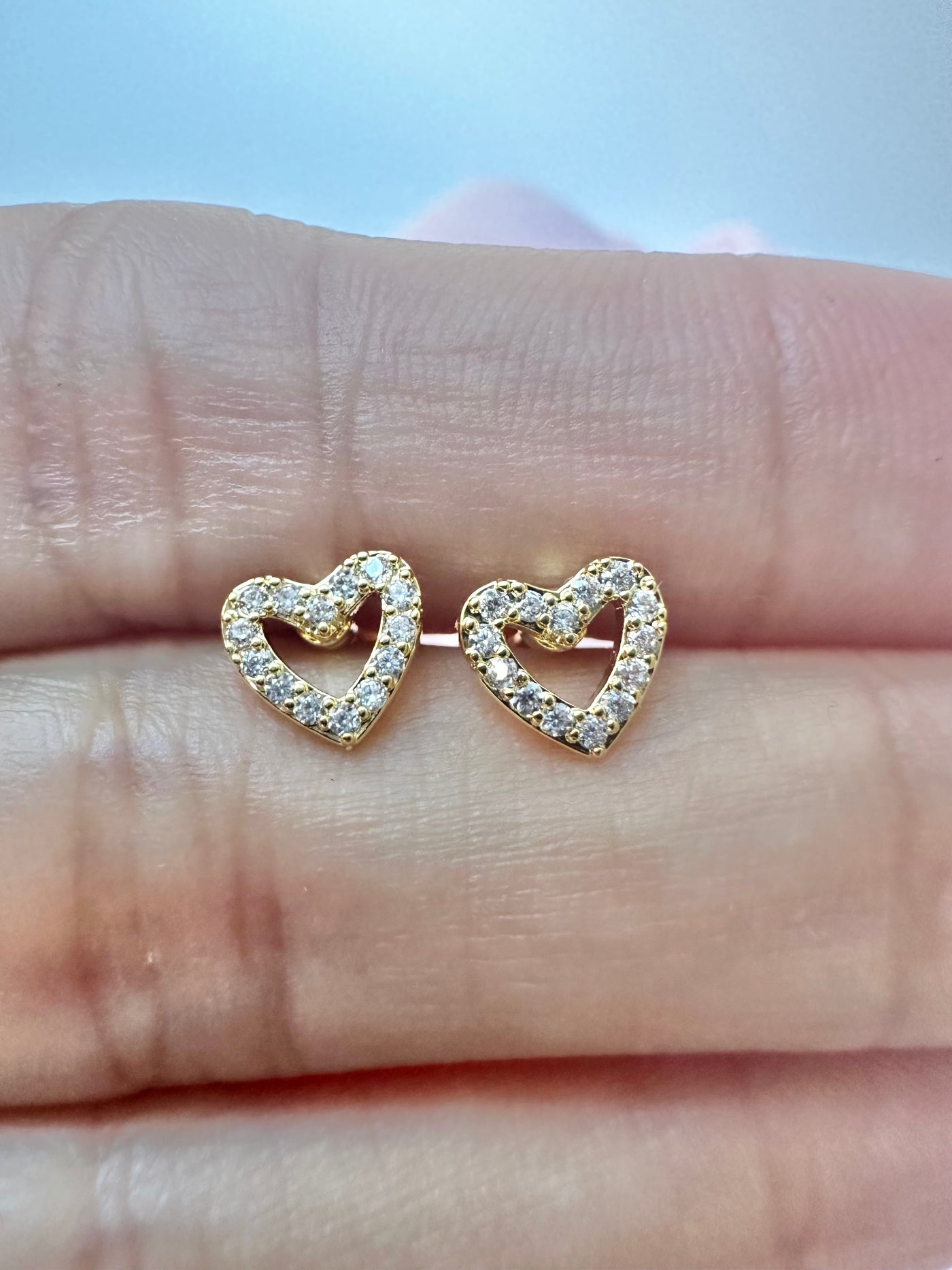 Zirconia Heart Stud Earrings